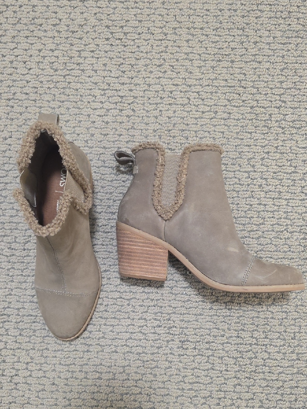 Toms Taupe Suede Shearling Trim Block Heel Ankle Boots Size 8.5